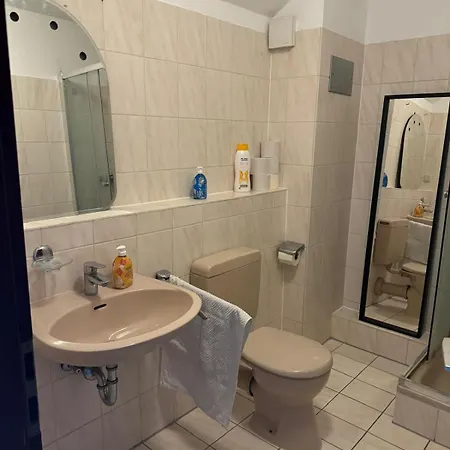 Appartement 1zi Wo Fuer 1bis 2 Pers In Zentrum *
